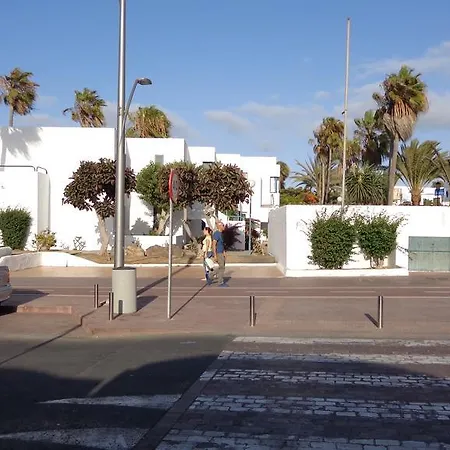 Habitaciones Residencial Corralejo Centro Playa Гостевой дом Коральео