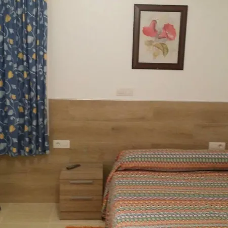 Habitaciones Residencial Corralejo Centro Playa Гостевой дом Коральео