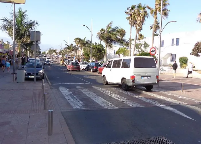 Habitaciones Residencial Corralejo Centro Playa Гостевой дом Коральео