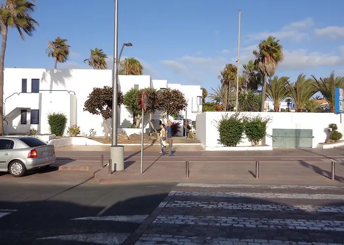 Habitaciones Residencial Corralejo Centro Playa Гостевой дом Коральео